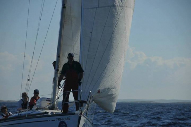 a bordo del velero